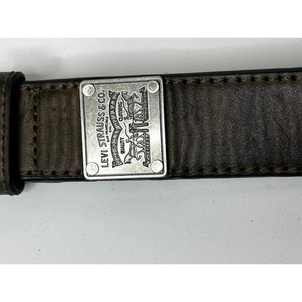 Levi’s Brown Synthetic Leather Belt, Men’s Size Small 30-32”‎
